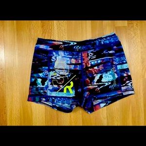 Reebok Crossfit Power PW3R Booty Short
Size: XS (25” - 29”)
Inseam: 2 1/4 inches